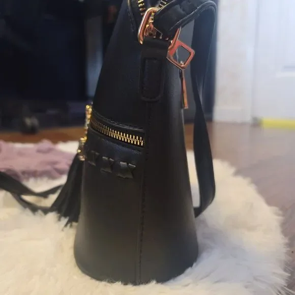 Black Crossbody - Picture 4 of 4